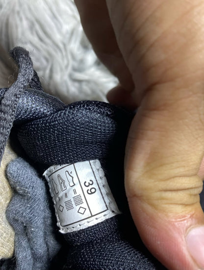 Goggers Shoes Size (39)