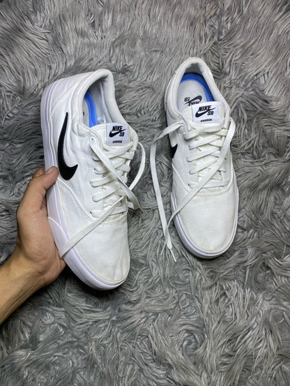 Nike Shoes Size (44)