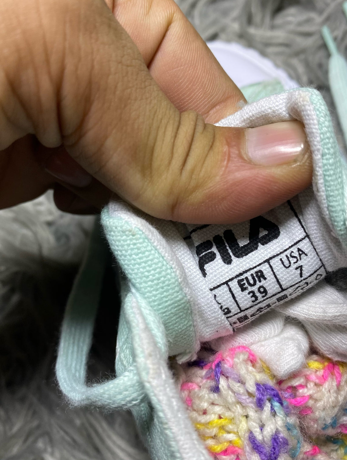 FILA SHOES SIZE (39)