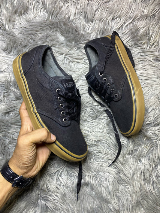 Vans Low Top (40.5)
