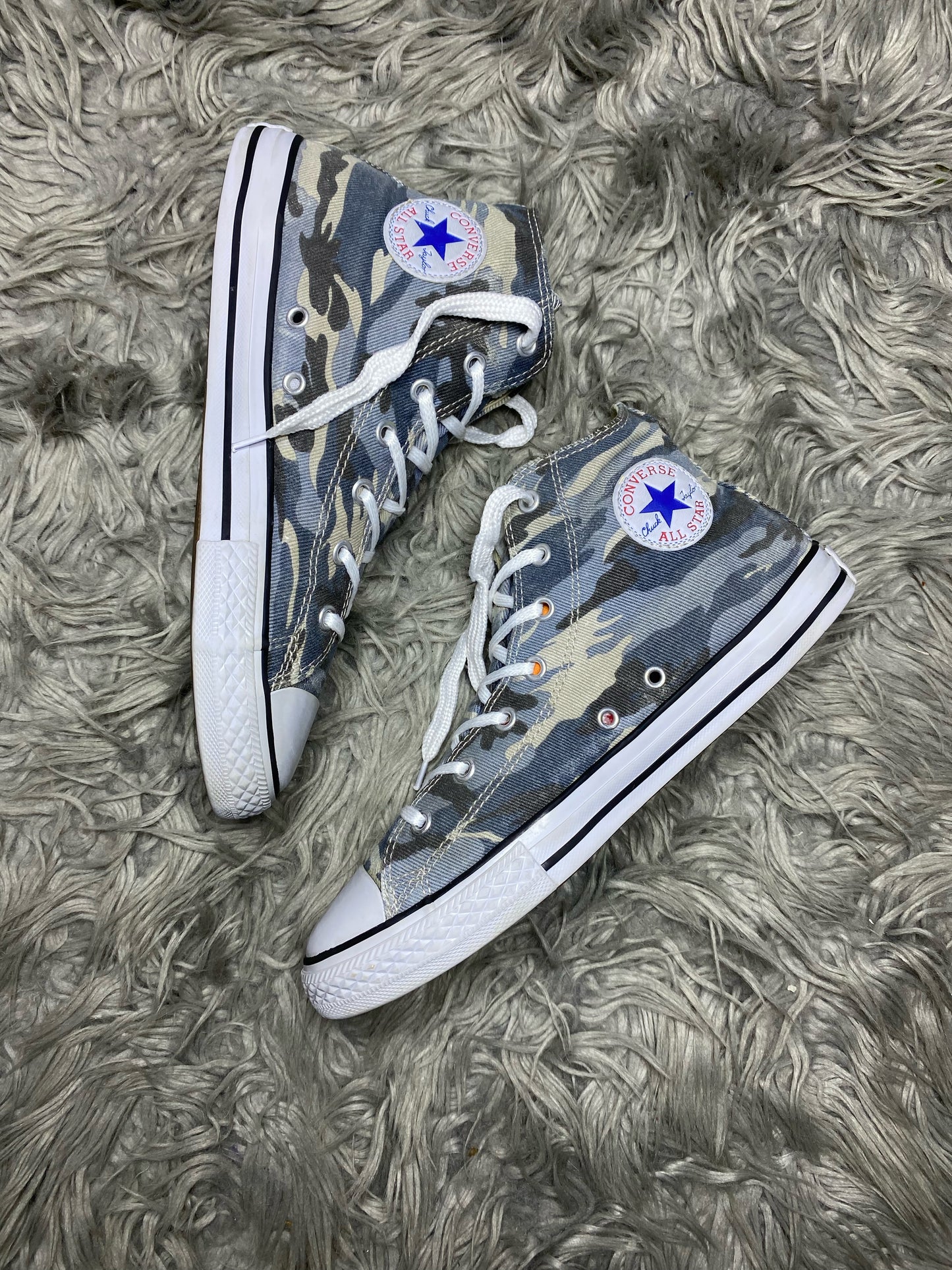 Converse High Top (38.5)