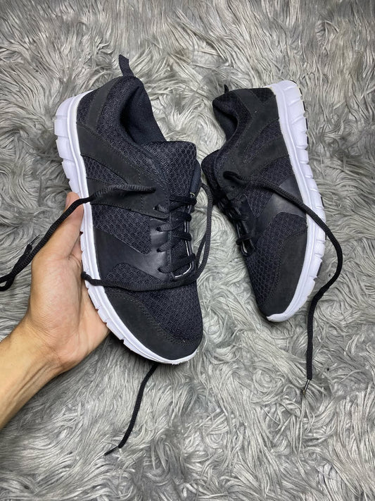 Goggers Shoes Size (39)