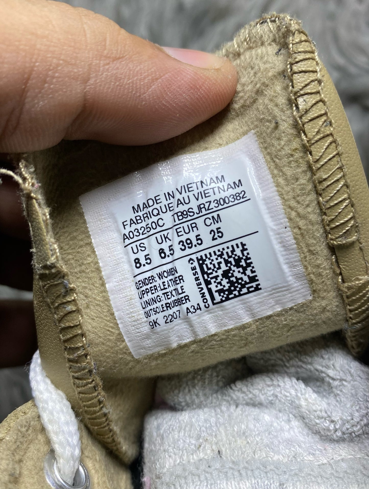 Converse High Top (39.5)