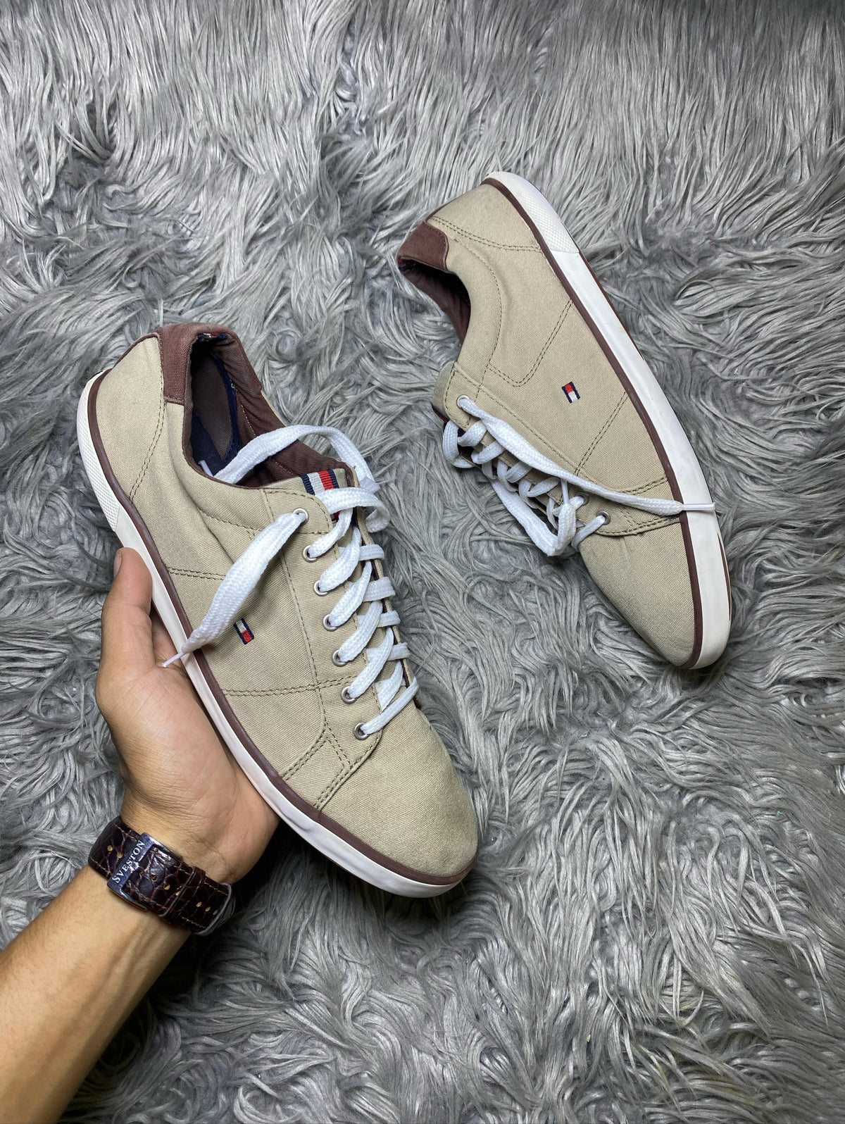 HILFIGER SHOES SIZE (44)