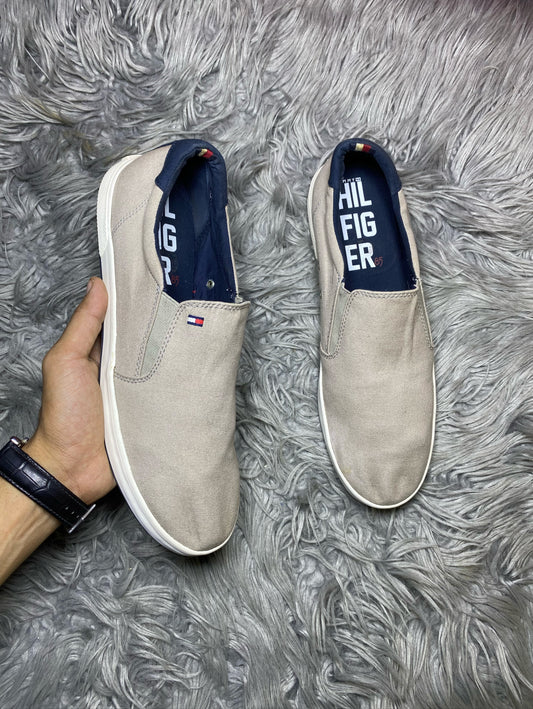 HILFIGER SHOES SIZE (44)