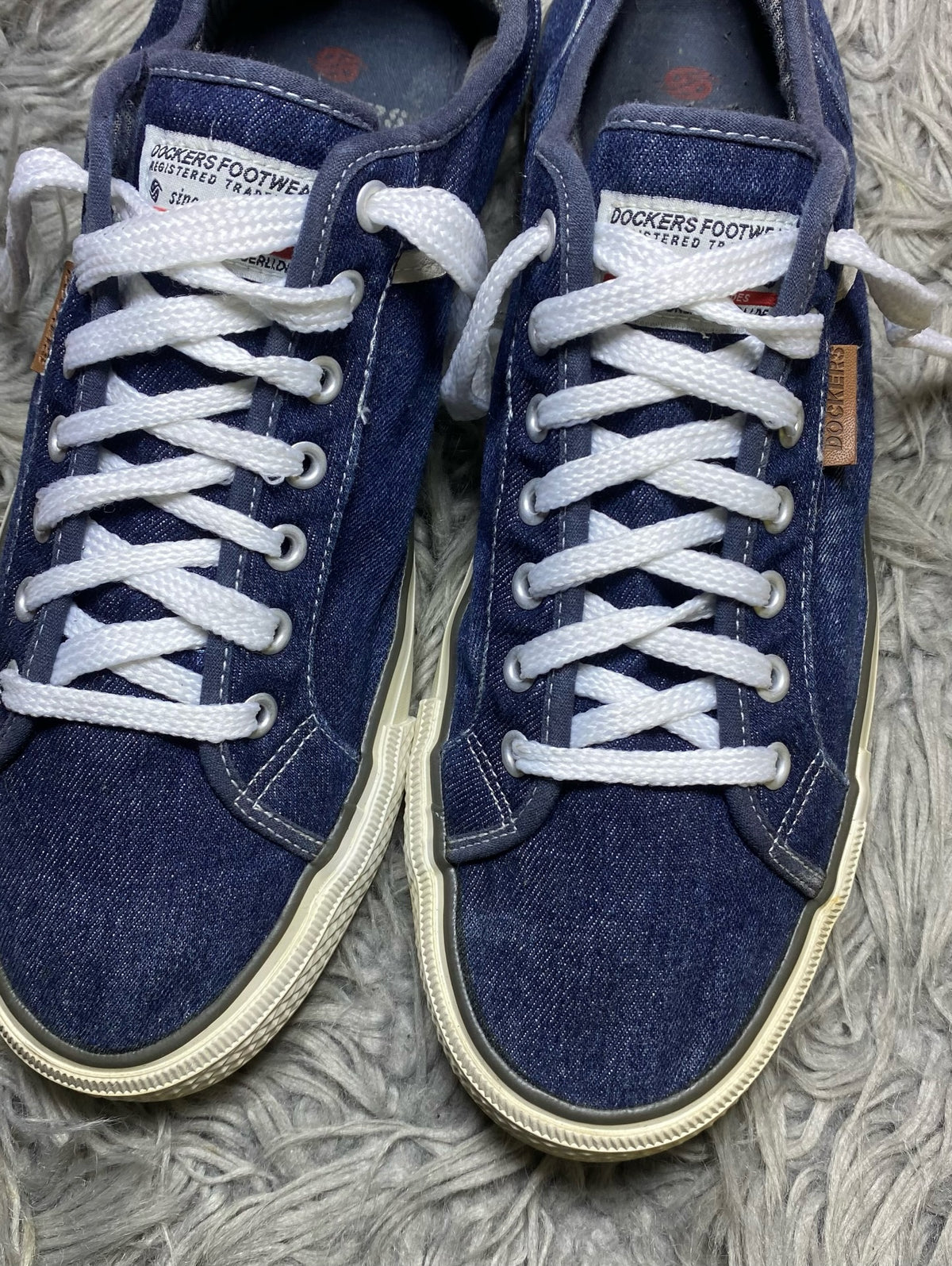 Dockers Shoes Size (44)