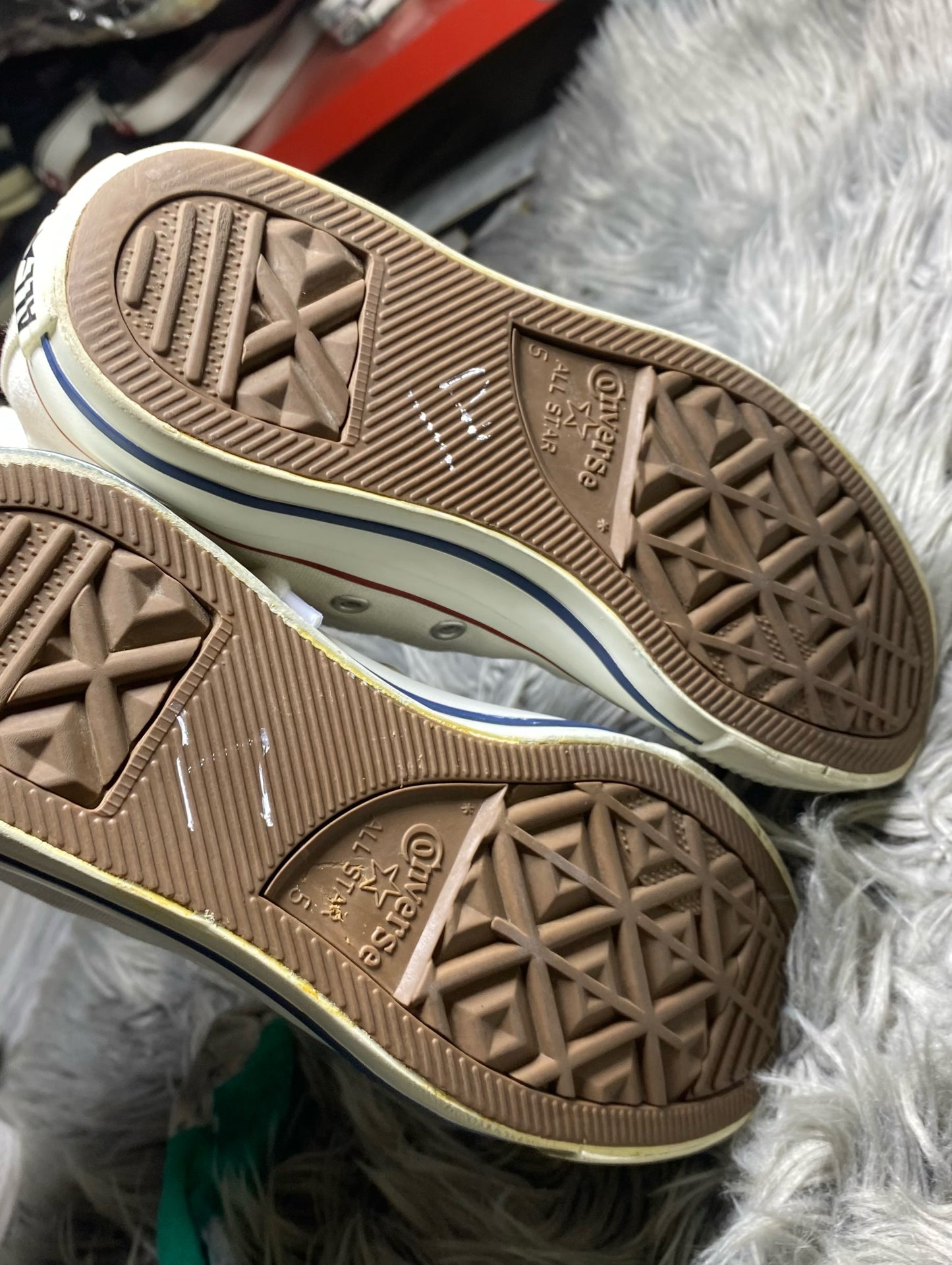 Converse High Top (37.5)