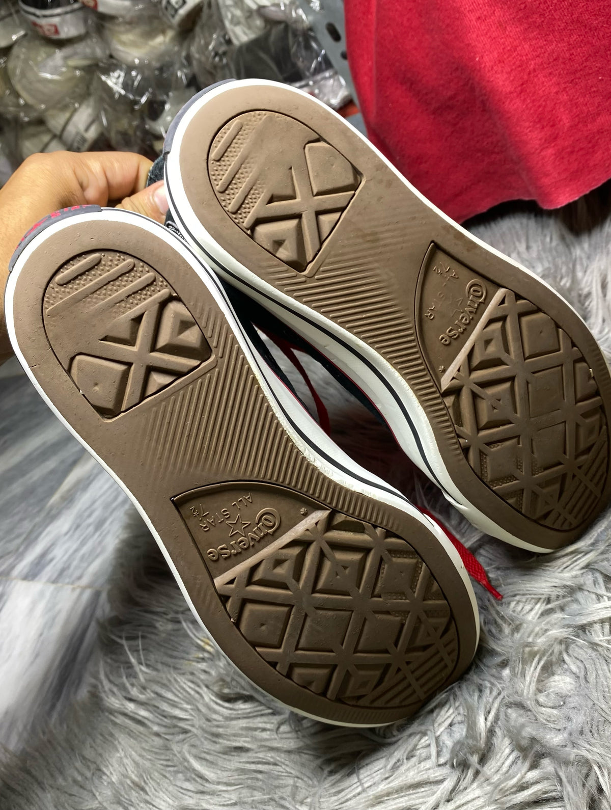 Converse High Top (40.5)