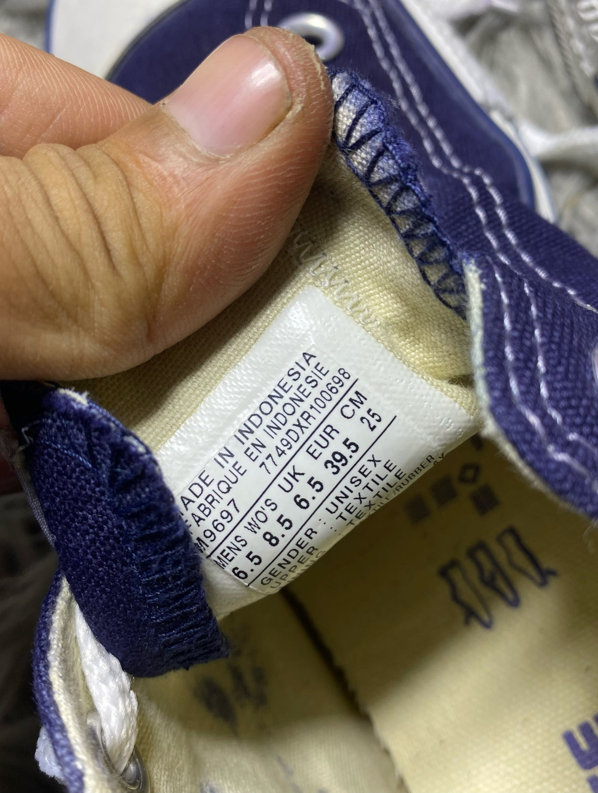 Converse Low Top (39.5)