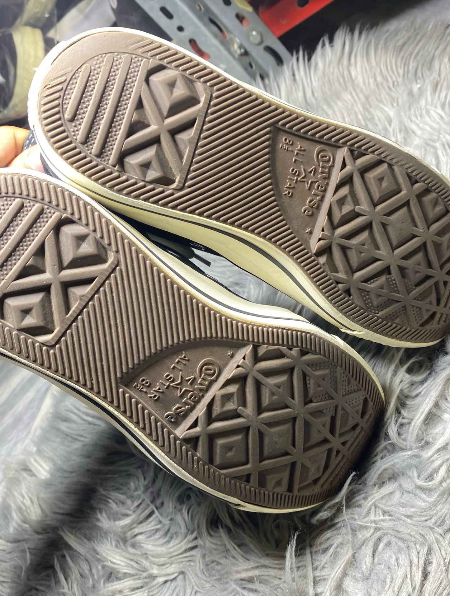 Converse High Top (42.5)
