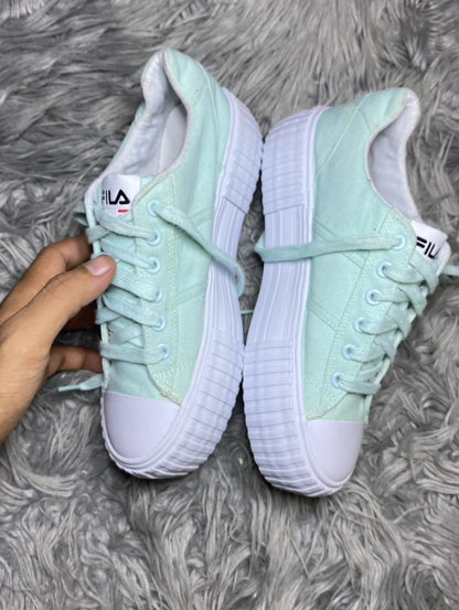 FILA SHOES SIZE (39)