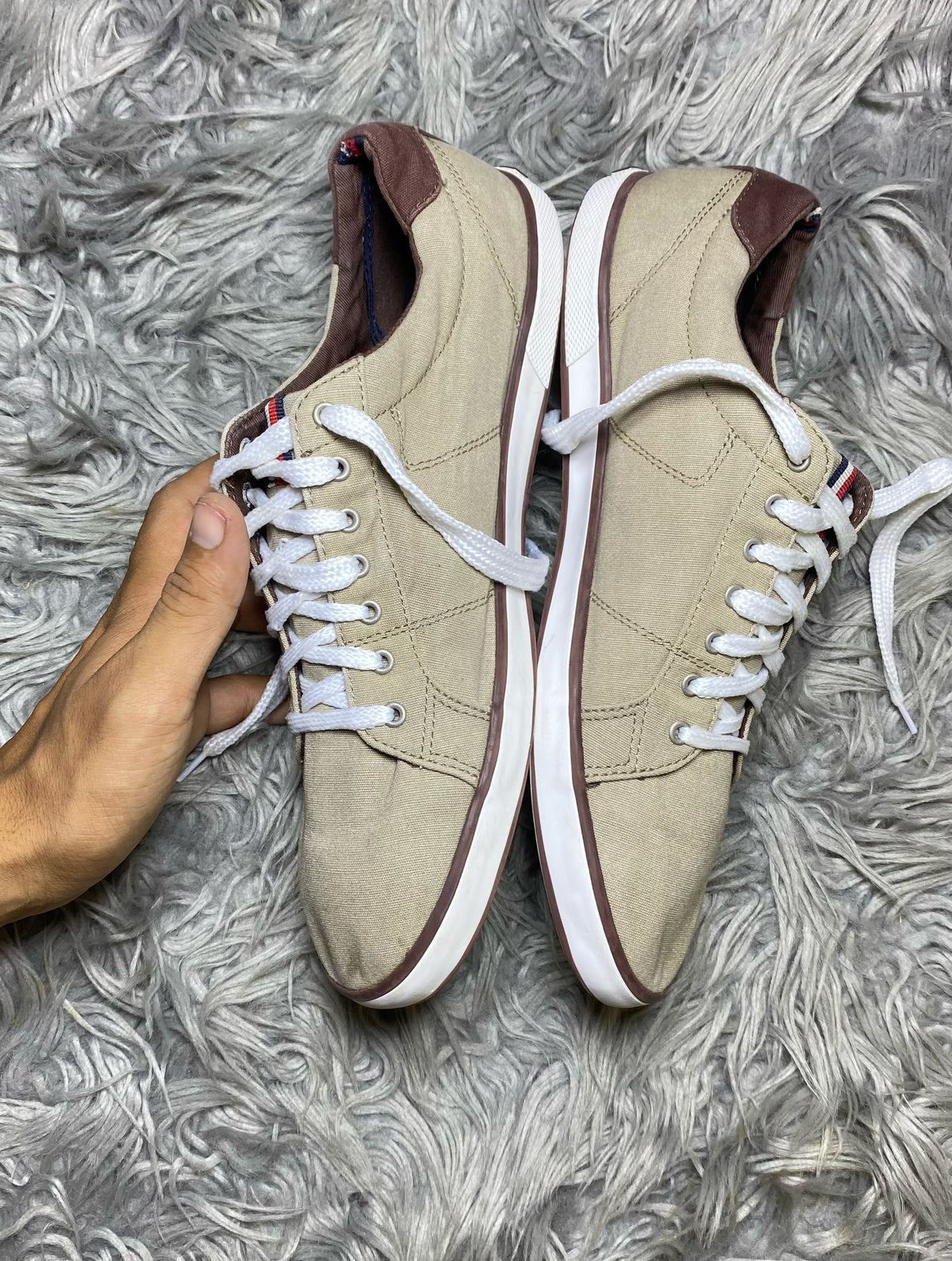 HILFIGER SHOES SIZE (42)