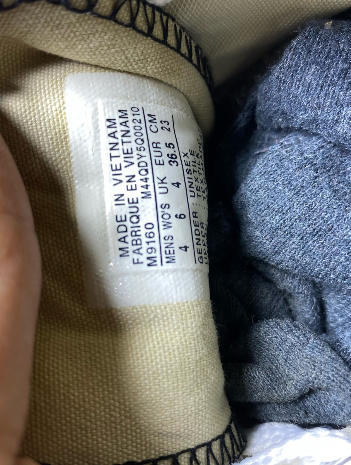 Converse High Top (36.5)