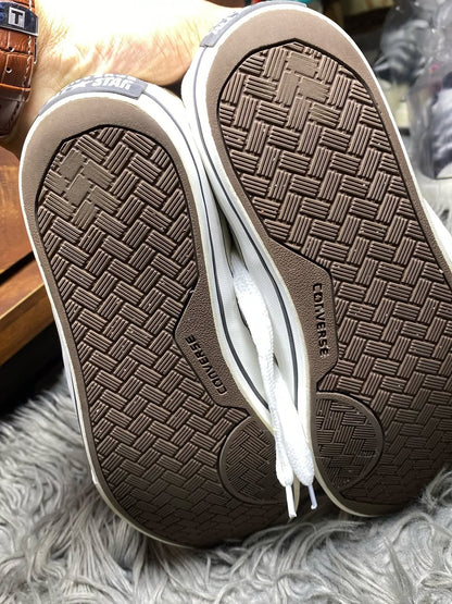 Converse Low Top (38.5)