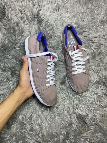 HILFIGER SHOES SIZE (42)