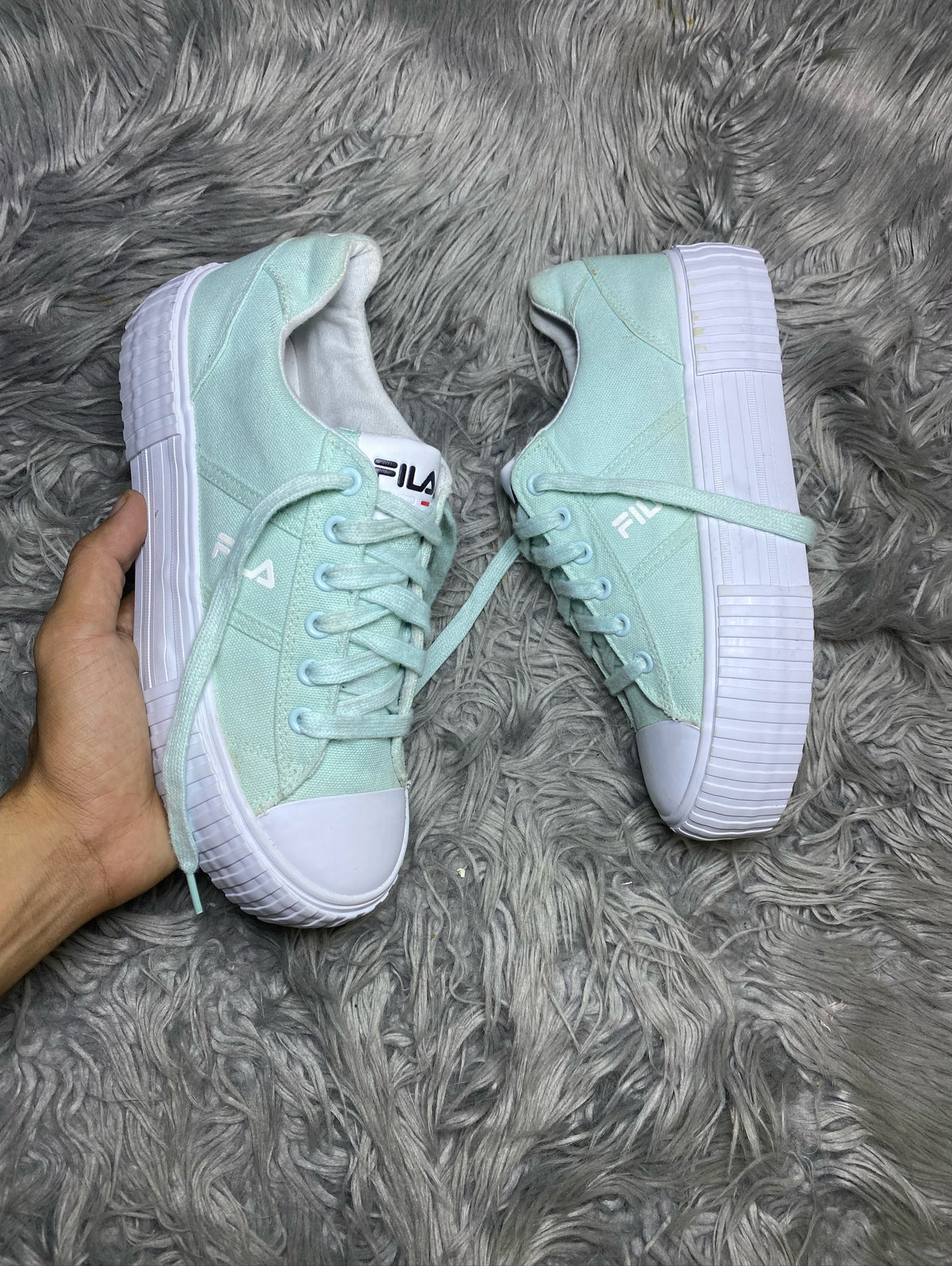FILA SHOES SIZE (39)