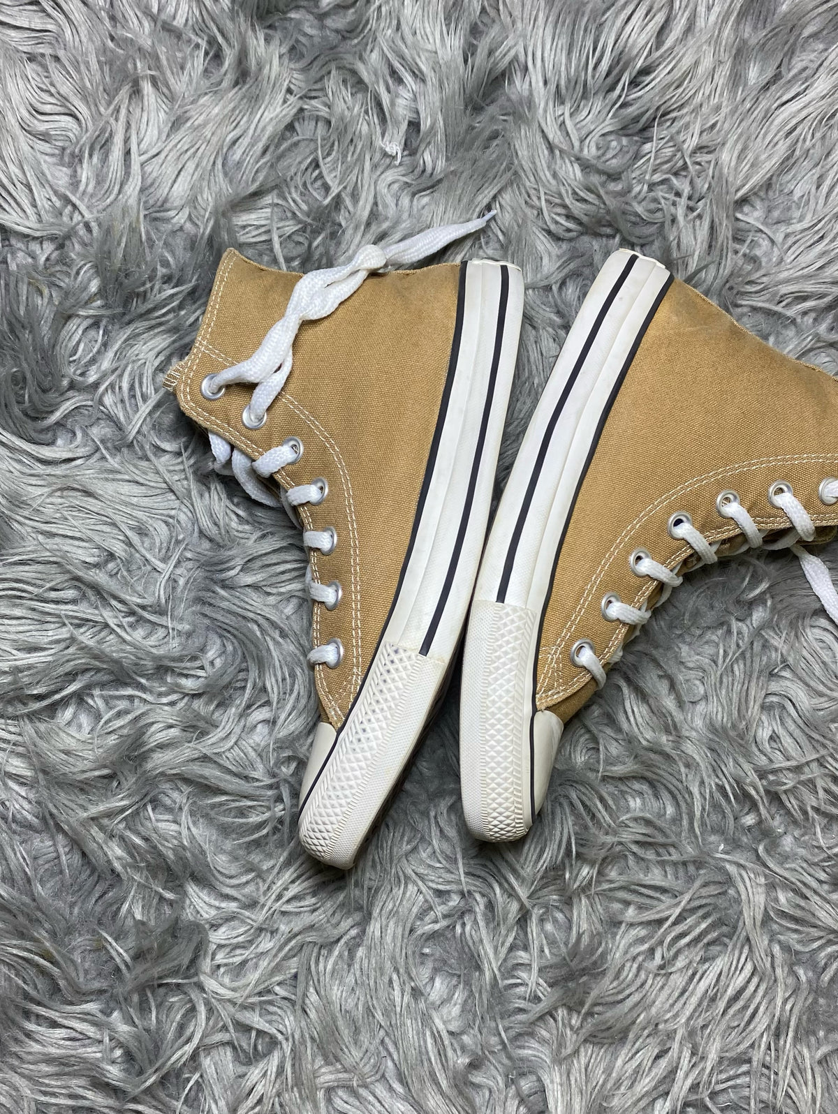Converse High Top (37.5)