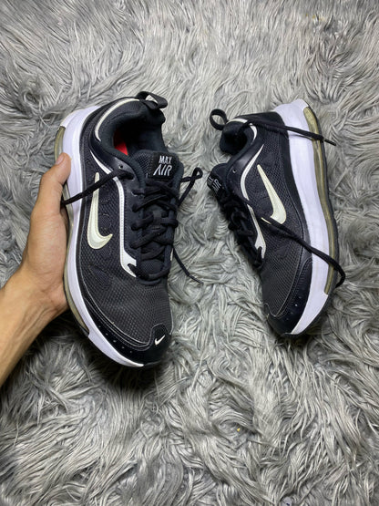 Nike Shoes Size (40.5)
