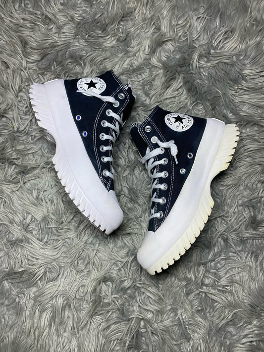 Converse High Top (39.5)