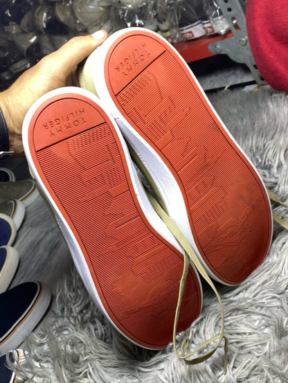 TOMMY HILFIGER SHOES SIZE (45)