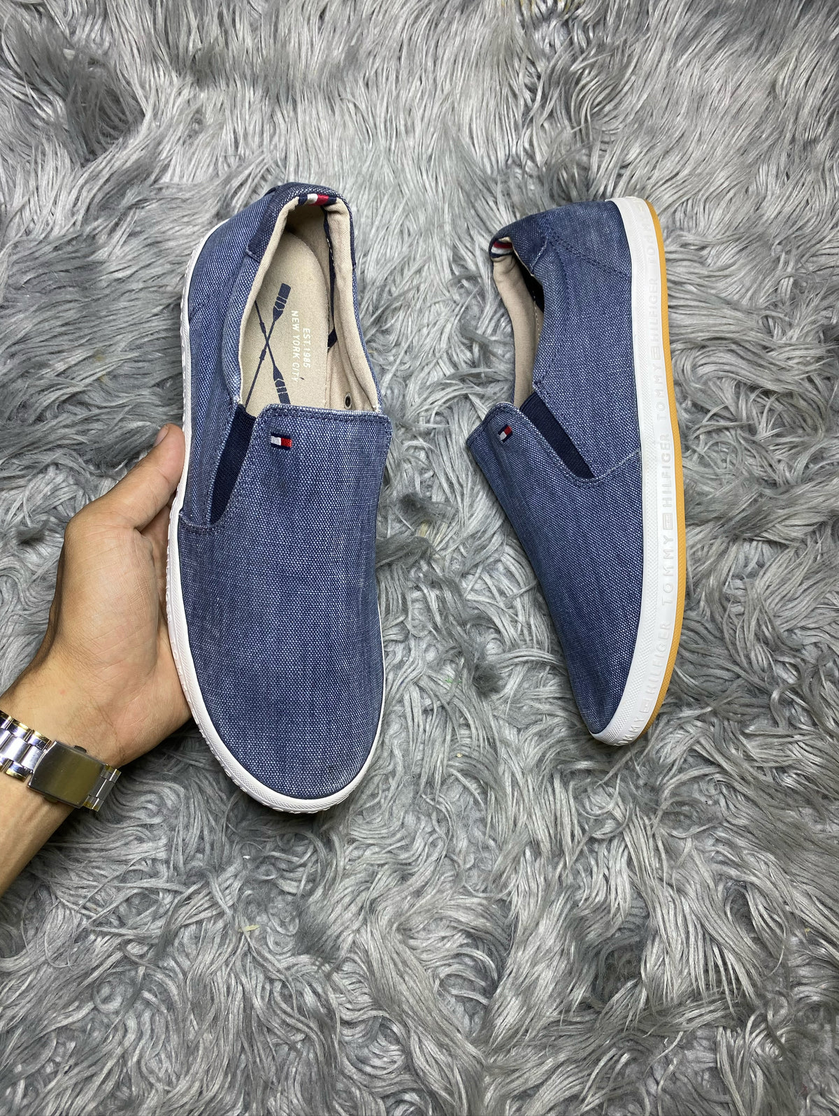 HILFIGER SHOES SIZE (42)