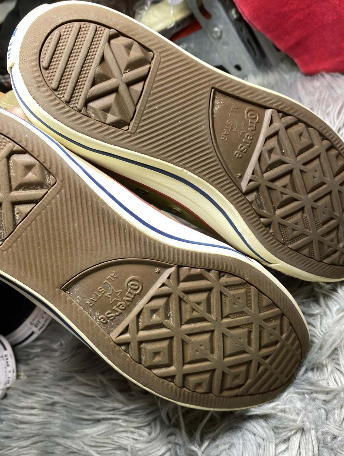 Converse High Top (42.5)