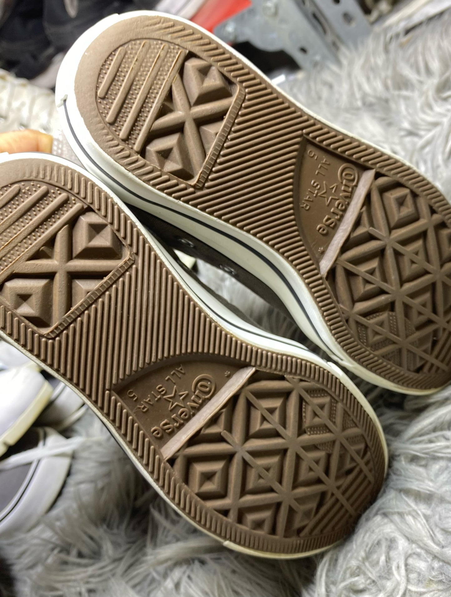 Converse High Top (37.5)