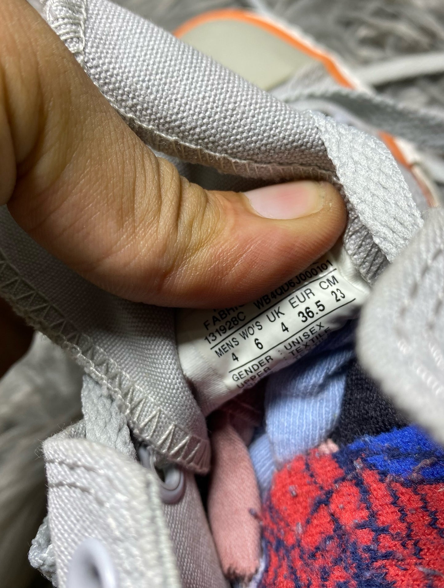 Converse High Top (36.5)