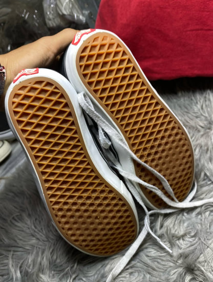 Vans Low Top 42.
