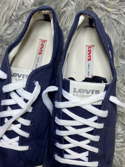 LEVI,S SHOES SIZE (43)