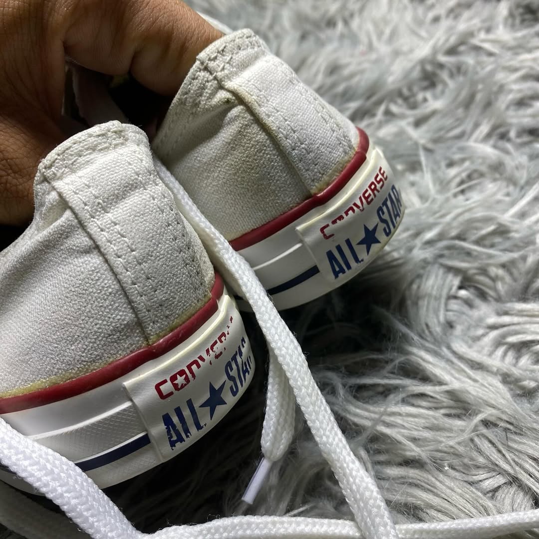Converse Low Top (39.5)