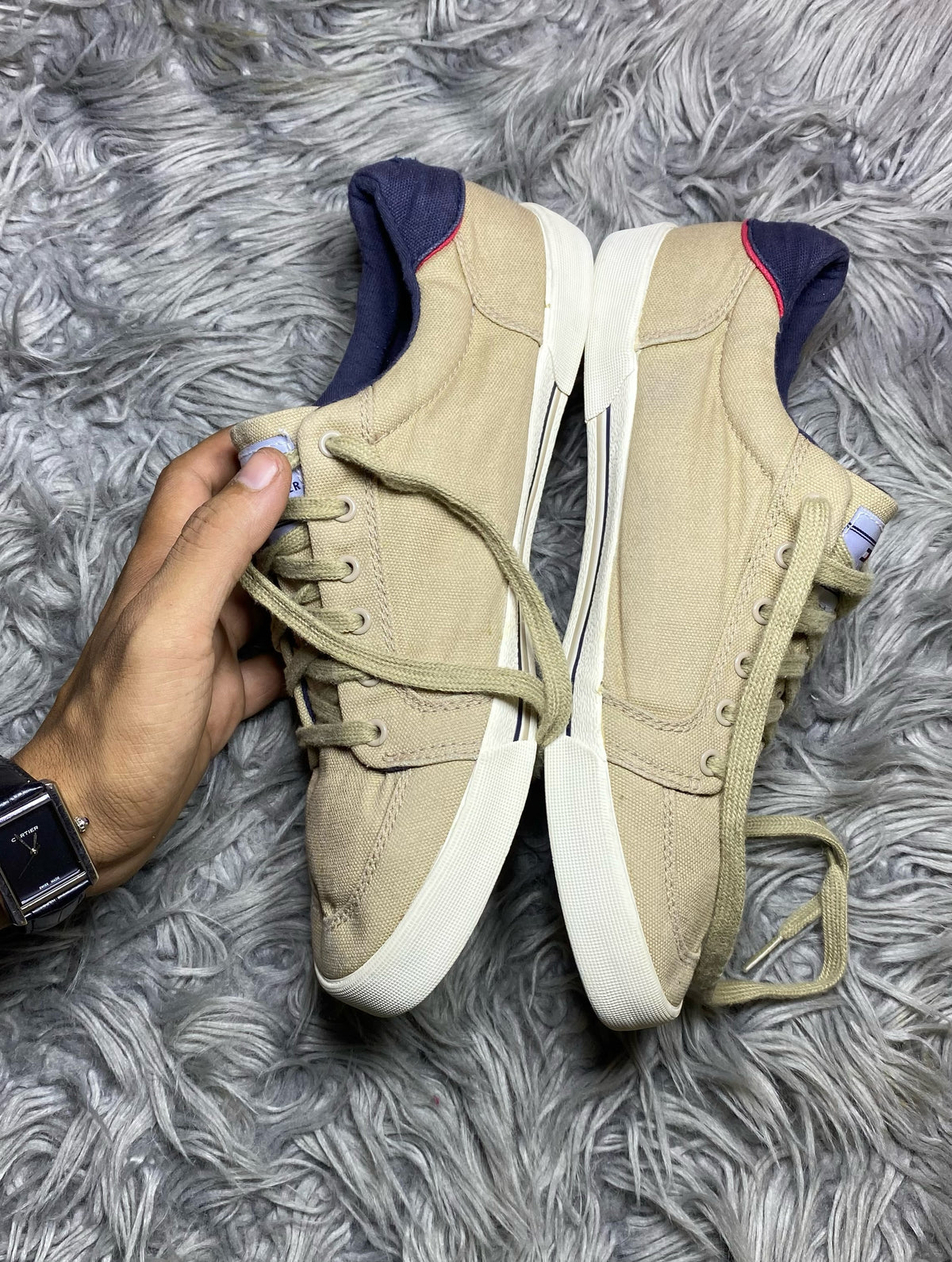 TOMMY HILFIGER SHOES SIZE (43.5)