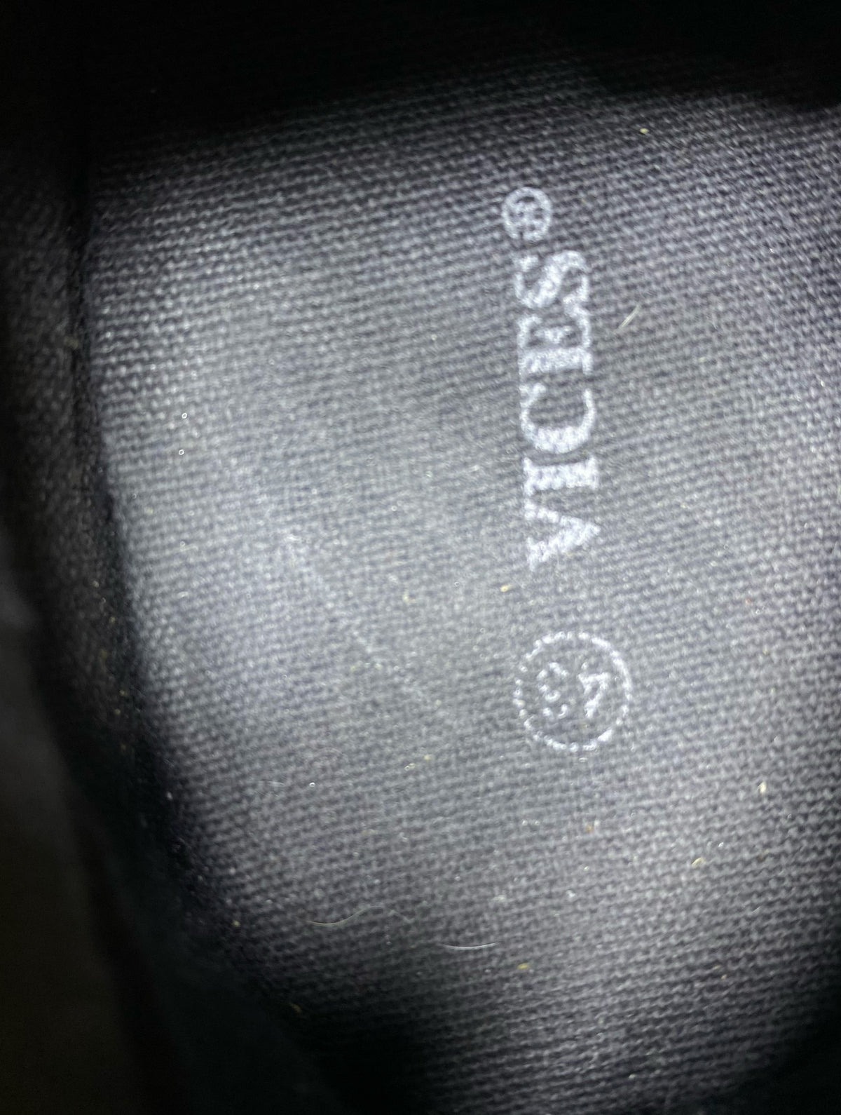 VICES SHOES SIZE (43)