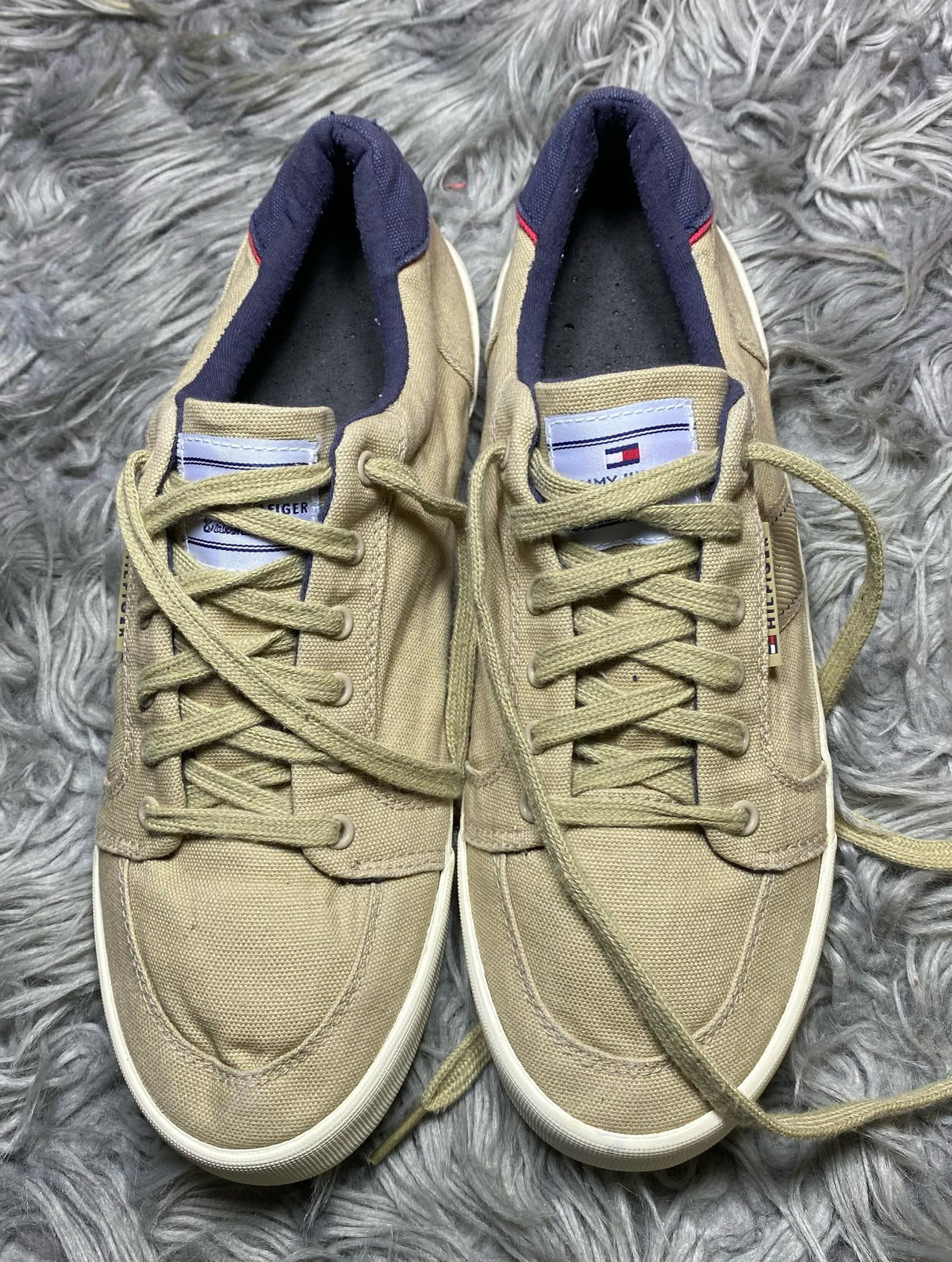 TOMMY HILFIGER SHOES SIZE (43.5)