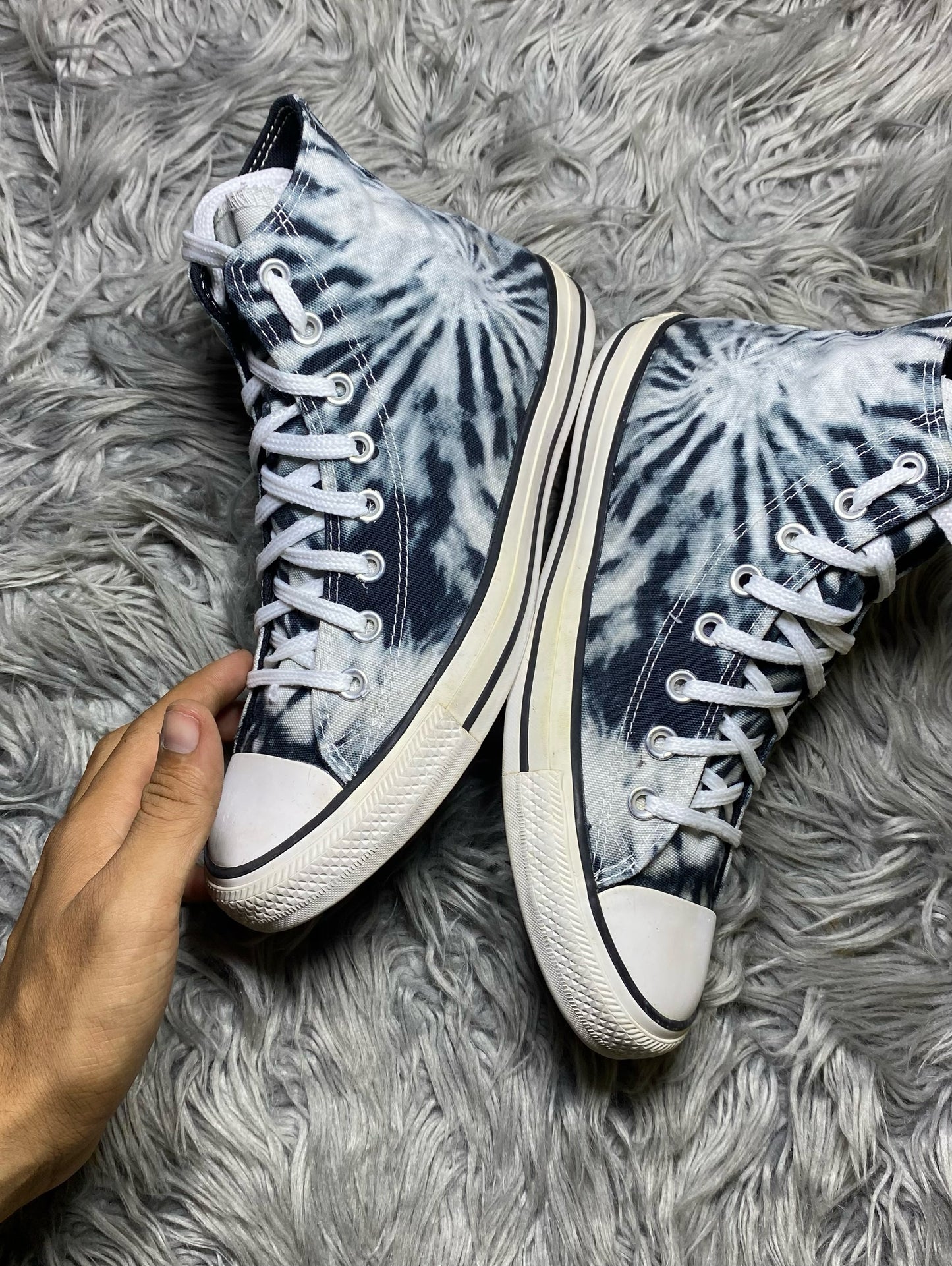 Converse High Top (41.5)
