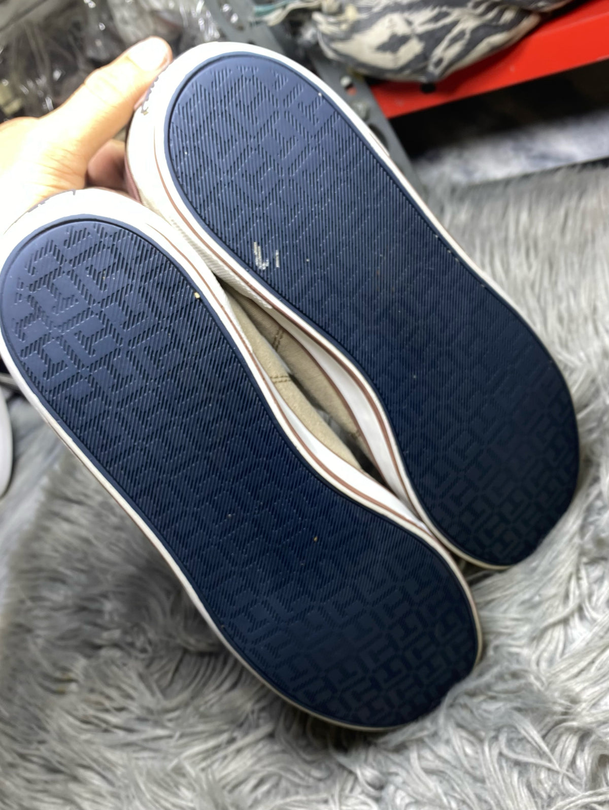 HILFIGER SHOES SIZE (44)