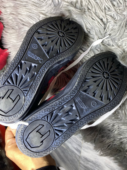 EMP SHOES SIZE (40)