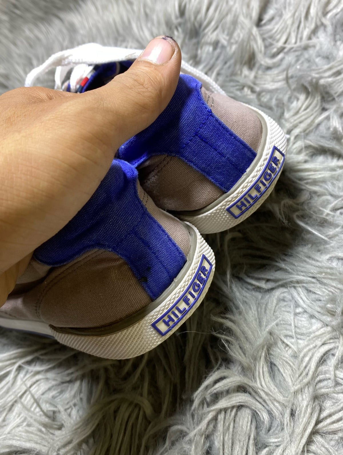 HILFIGER SHOES SIZE (42)