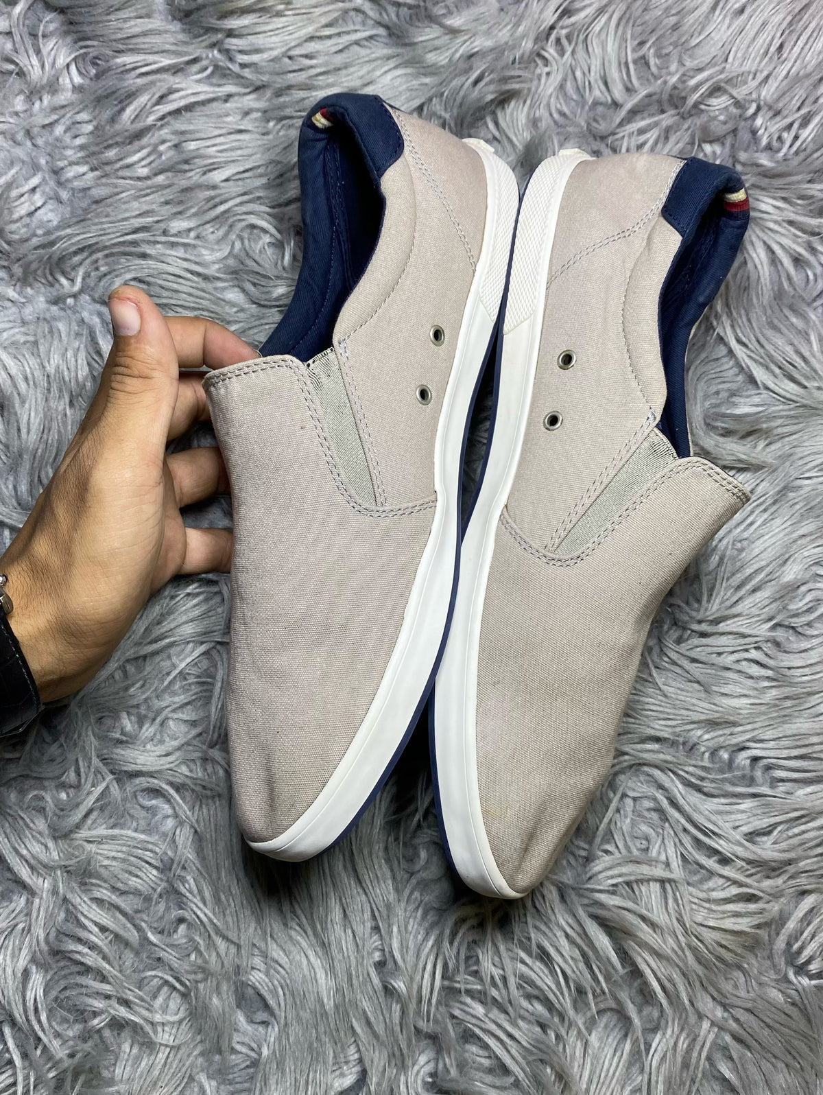 HILFIGER SHOES SIZE (44)