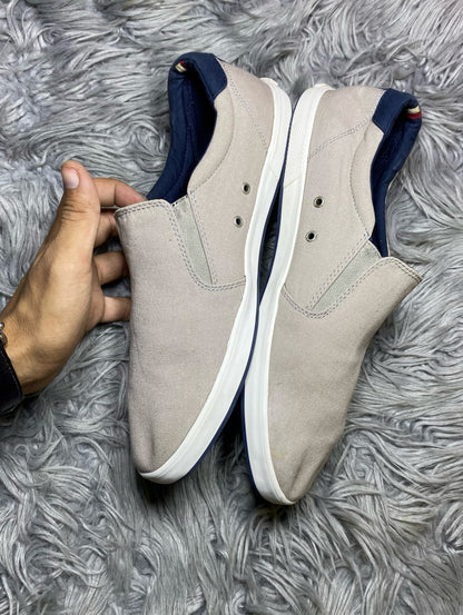 HILFIGER SHOES SIZE (44)