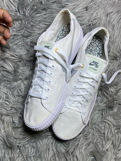 Nike Shoes Size (44)