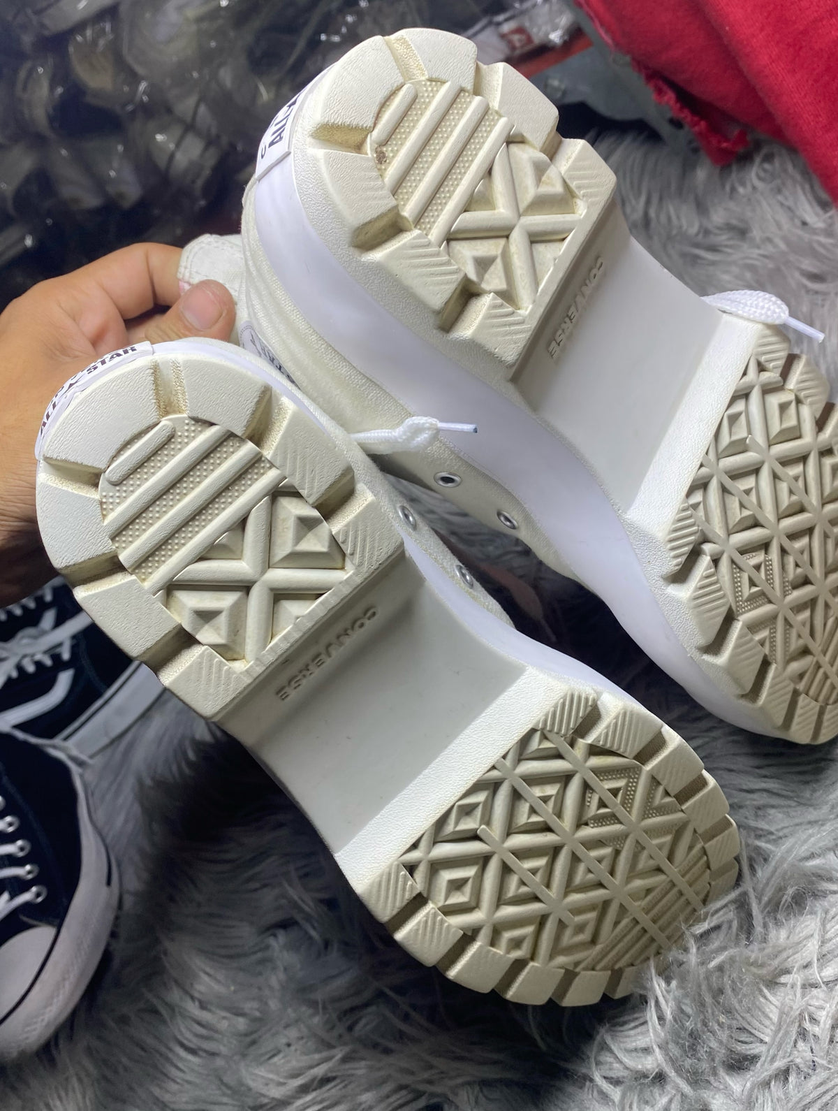 Converse High Top (41.5)
