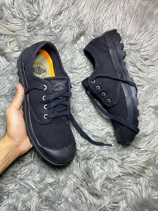 Palladium Shoes Size (42)