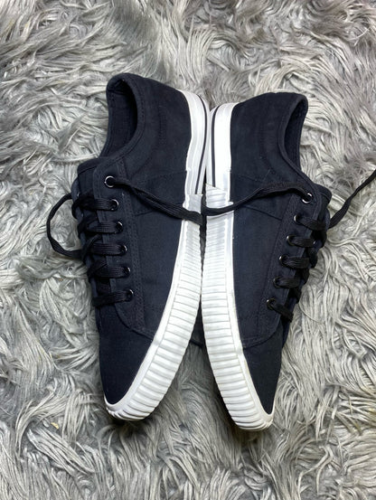VICES SHOES SIZE (43)