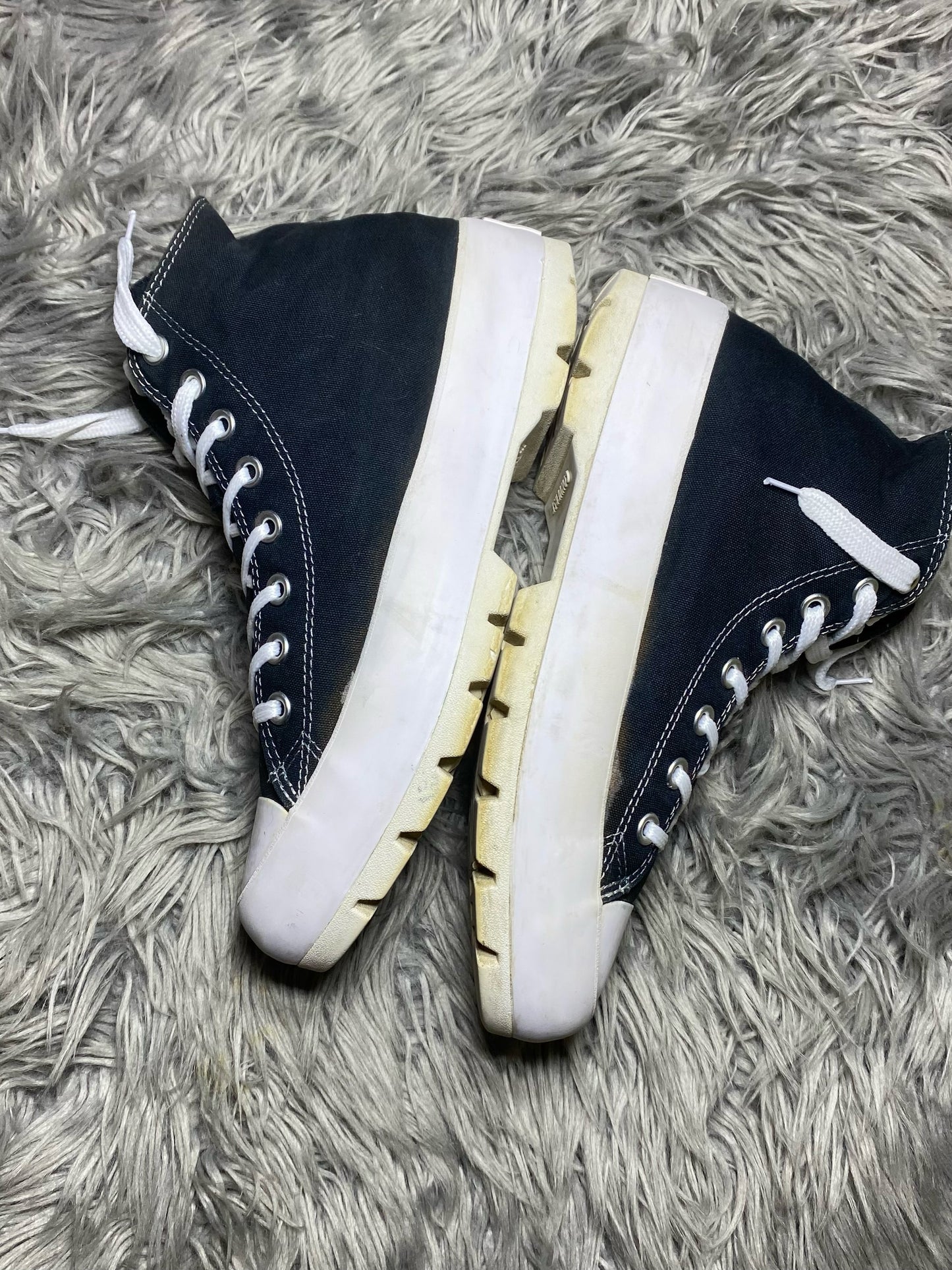 Converse High Top (41.5)