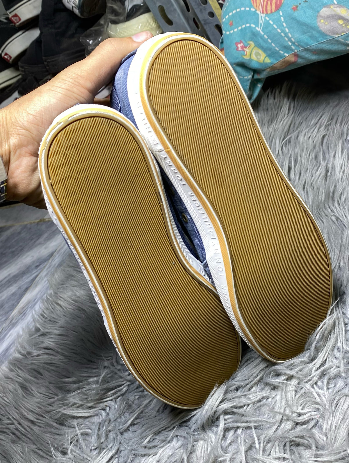 HILFIGER SHOES SIZE (42)