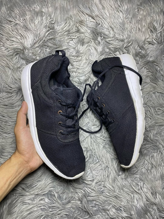 Goggers Shoes Size (45)
