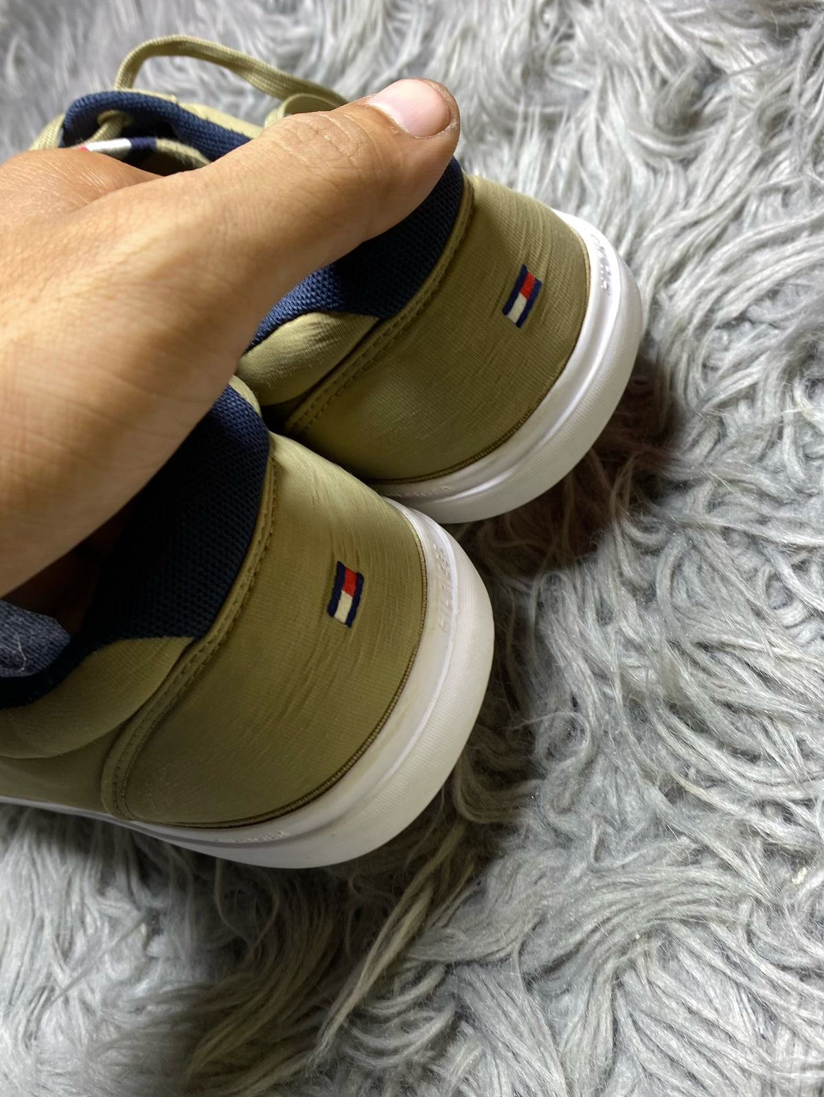 TOMMY HILFIGER SHOES SIZE (45)