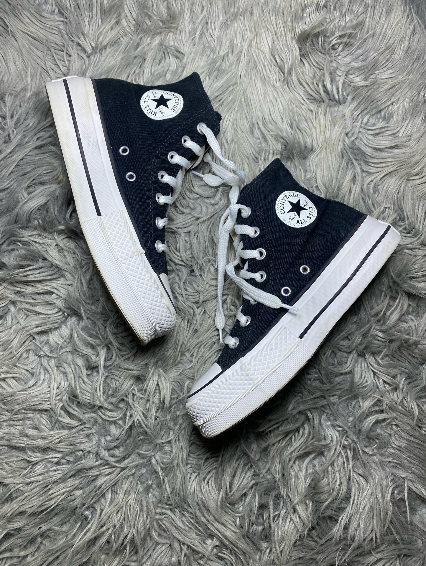 Converse High Top (36.5)