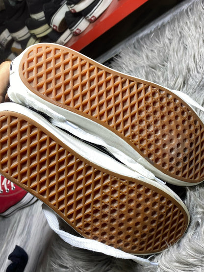 Vans Low Top (40)